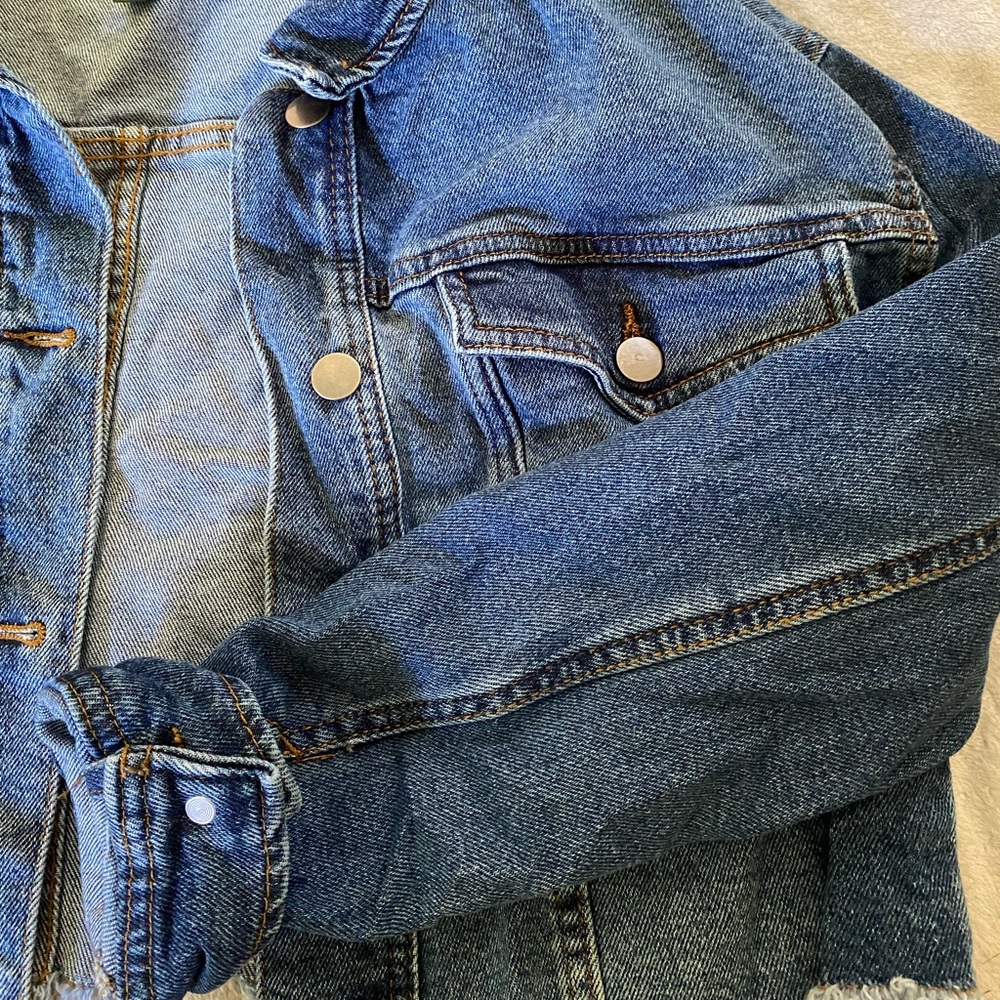 🤍Cropped Fringed Jean Jacket